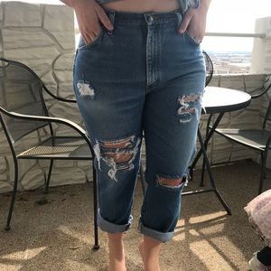 Vintage rustler “ mom “ jeans lightly distressed